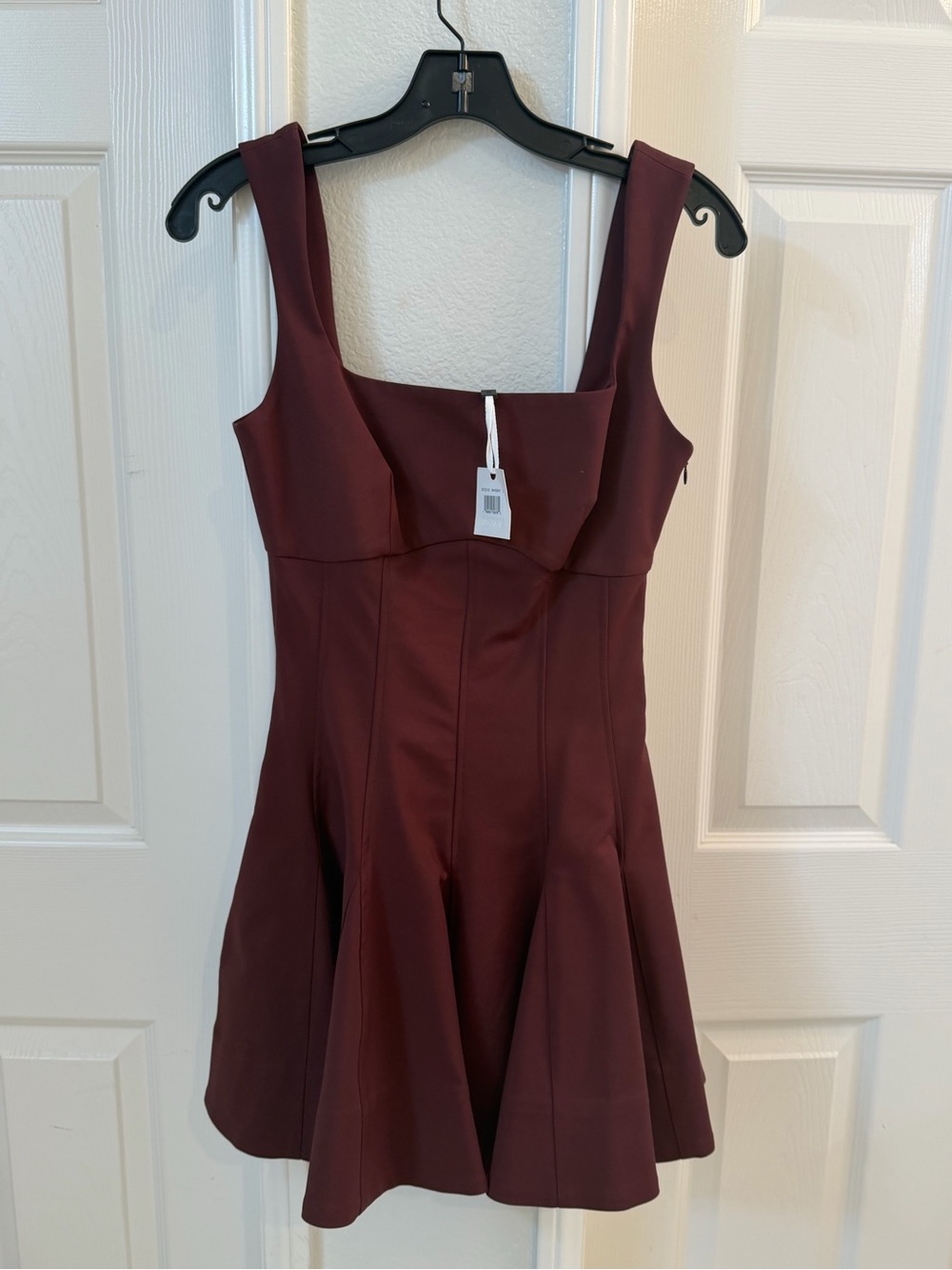 Sleeveless Square-Neck Mini Dress in Mohogany